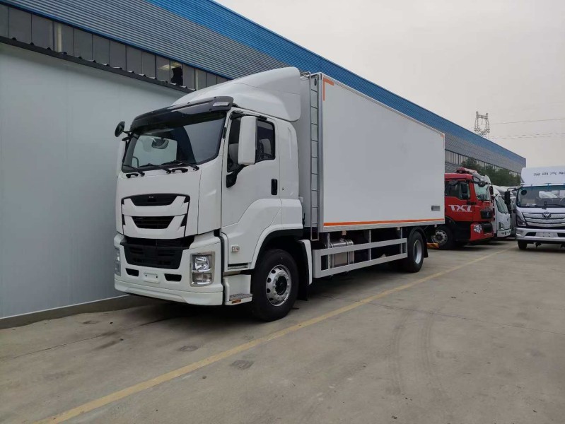 Xe tải đông lạnh Isuzu GIGA 10 tấn